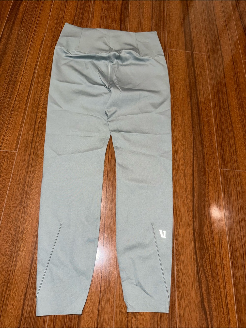 Vuori Evolve High Rise 7/8 Leggings Gray Green